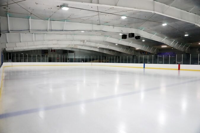 Patinoires en été : la glace ne fond pas partout